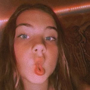 Meet your Posher, Claire